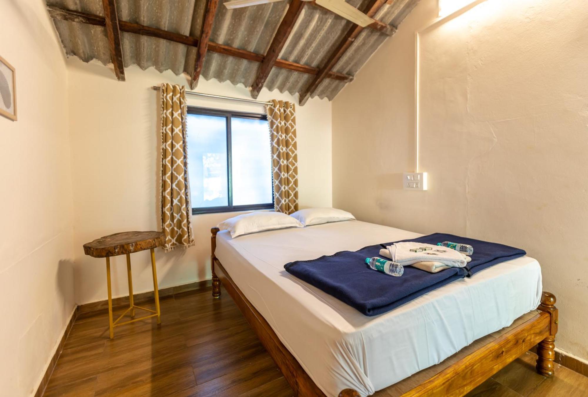Sunset Cafe Beach Stay Gokarna  Ngoại thất bức ảnh