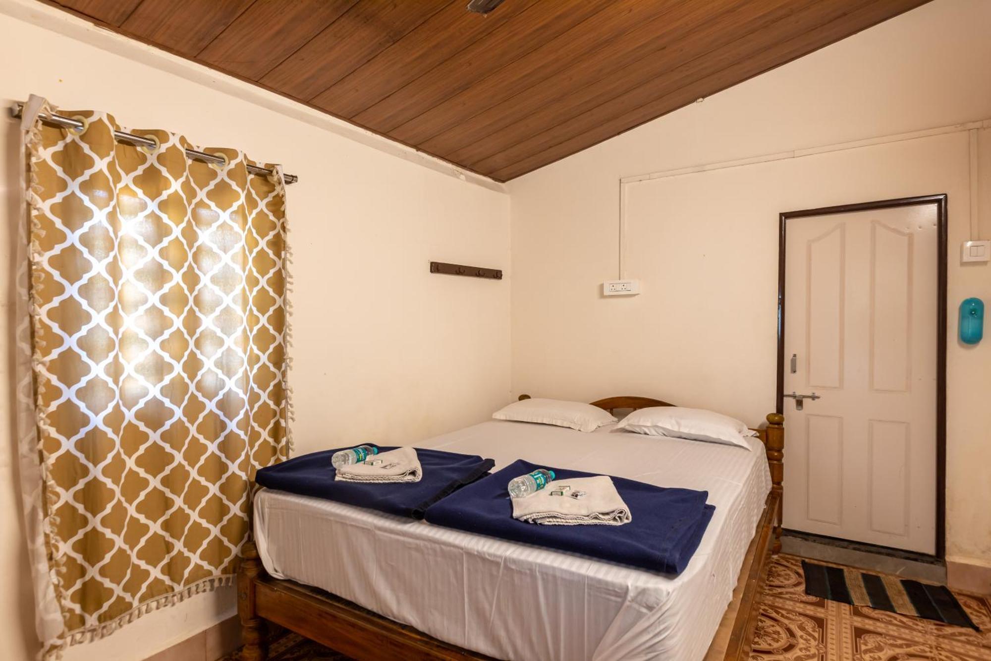 Sunset Cafe Beach Stay Gokarna  Ngoại thất bức ảnh